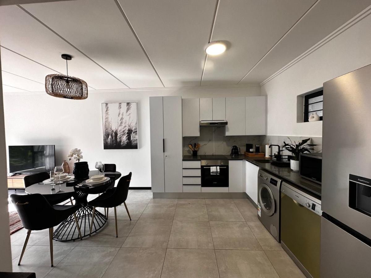 Stylish Executive Apartment With Power Backup Johannesburg Luaran gambar